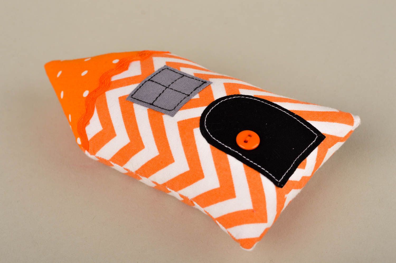 Игрушка ручной работы интересный подарок игрушка домик из ткани оранжевая фото 2