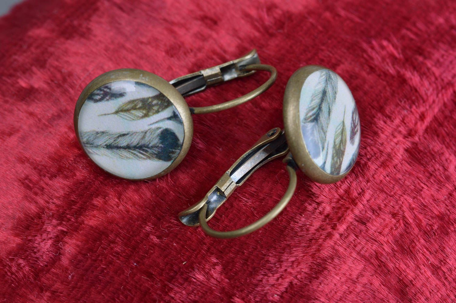 Handmade designer round decoupage dangling earrings with epoxy resin Feathers photo 3