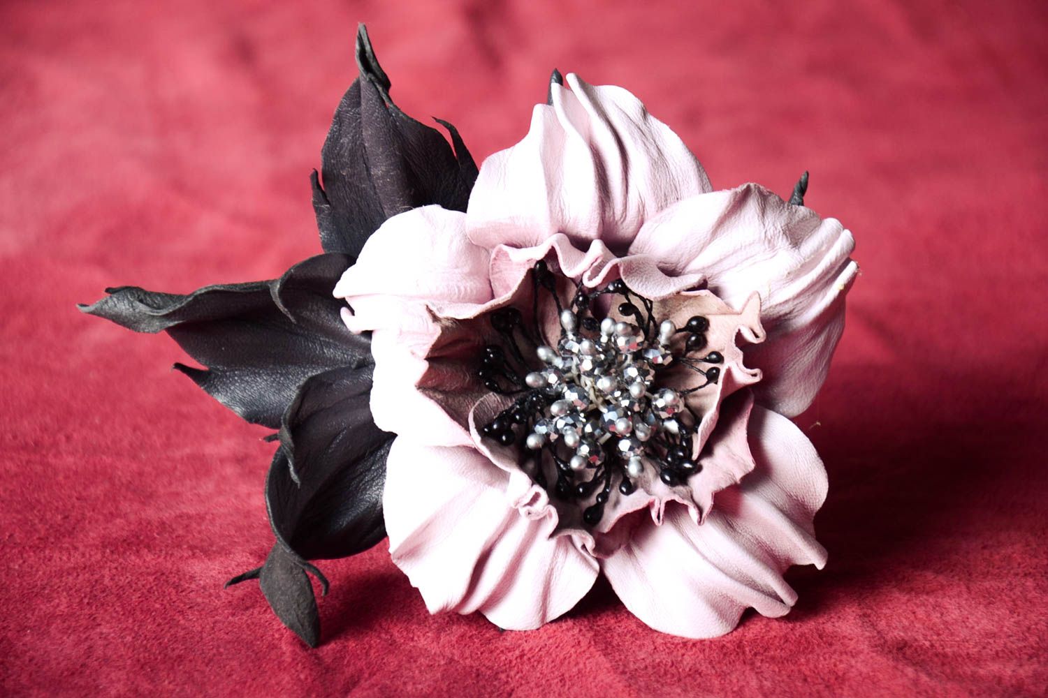 Grosse Broche en cuir faite main fleur rose originale Accessoire femme photo 1