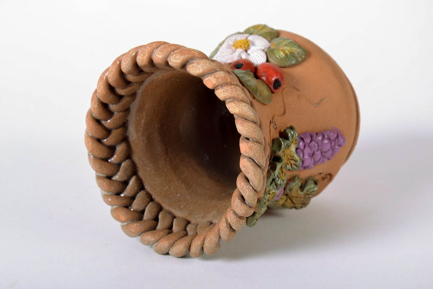Vaso de cerâmica para decoração feito de barro e pintado com tintas acrílicas foto 4