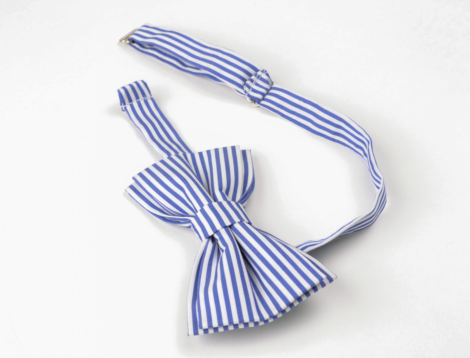 Striped bow tie photo 1