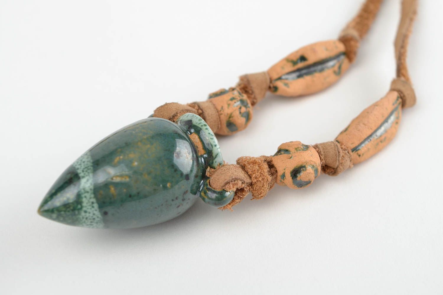 Глиняный аромакулон авторский кулон ручной работы украшение на шею на шнуре фото 4