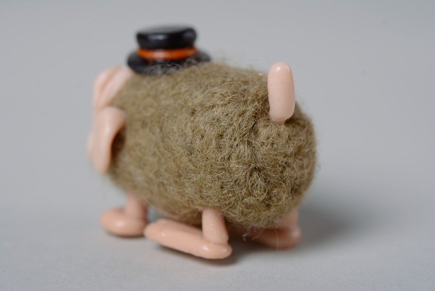 Handmade miniatur Kuscheltier Hund in Trockenfilzen Technik foto 3