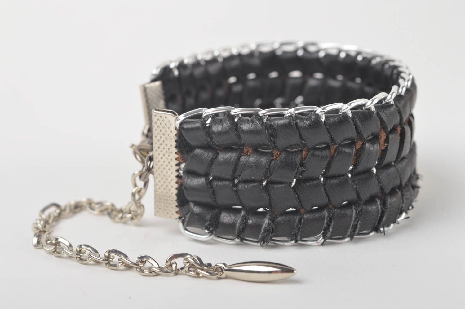 Bracelet cuir Bijoux fait main design original large noir Accessoire femme photo 4