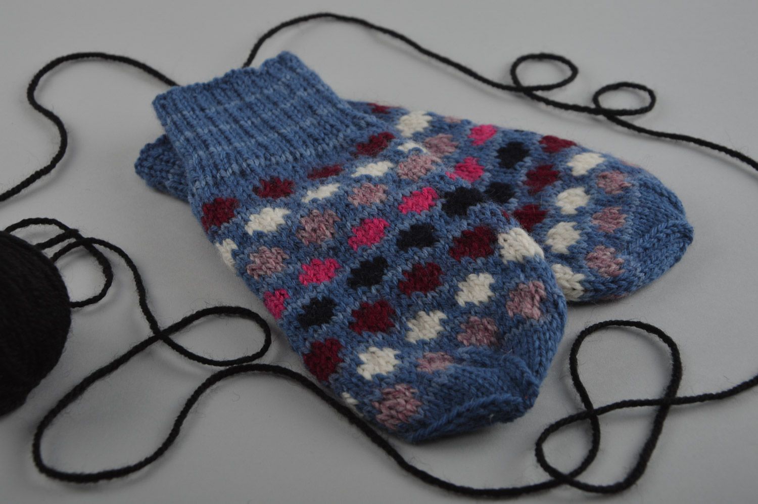 Homemade blue wool knit women's mittens with colorful polka dot pattern  photo 2