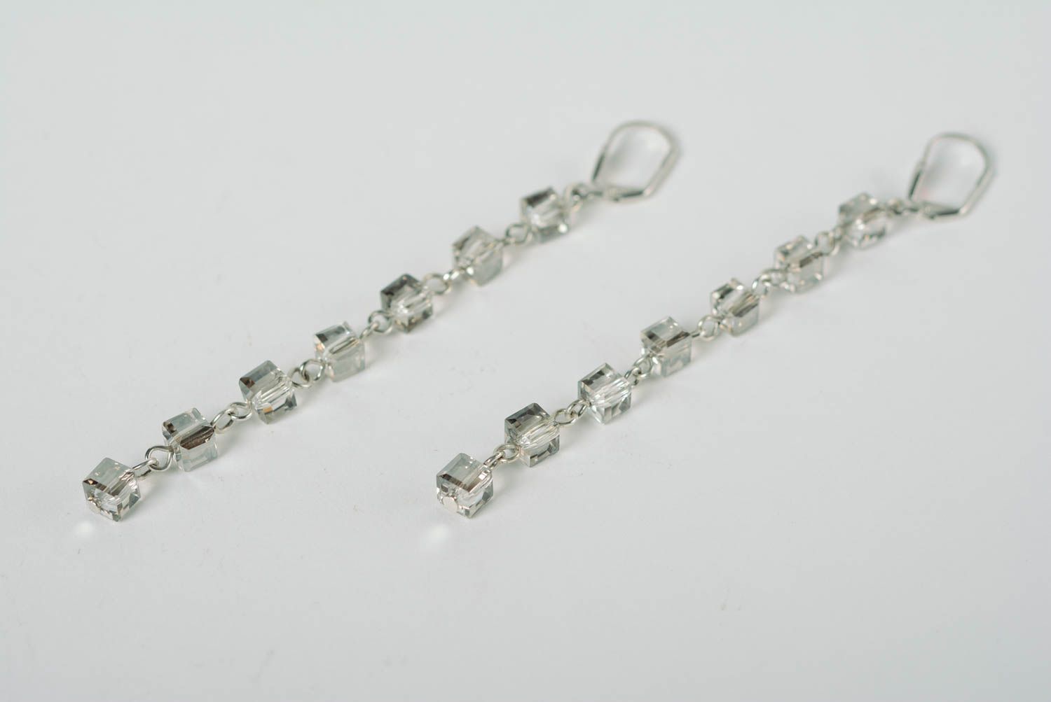 Longues boucles d'oreilles en perles de cristal transparentes faites main photo 1
