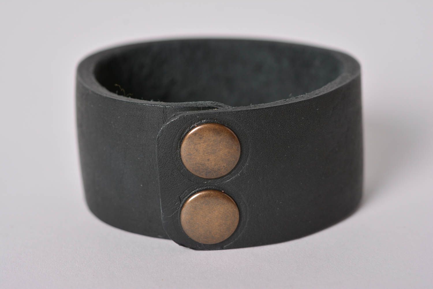 Bracelet en cuir fait main Bracelet noir Accessoire cuir Bracelet unisexe photo 3