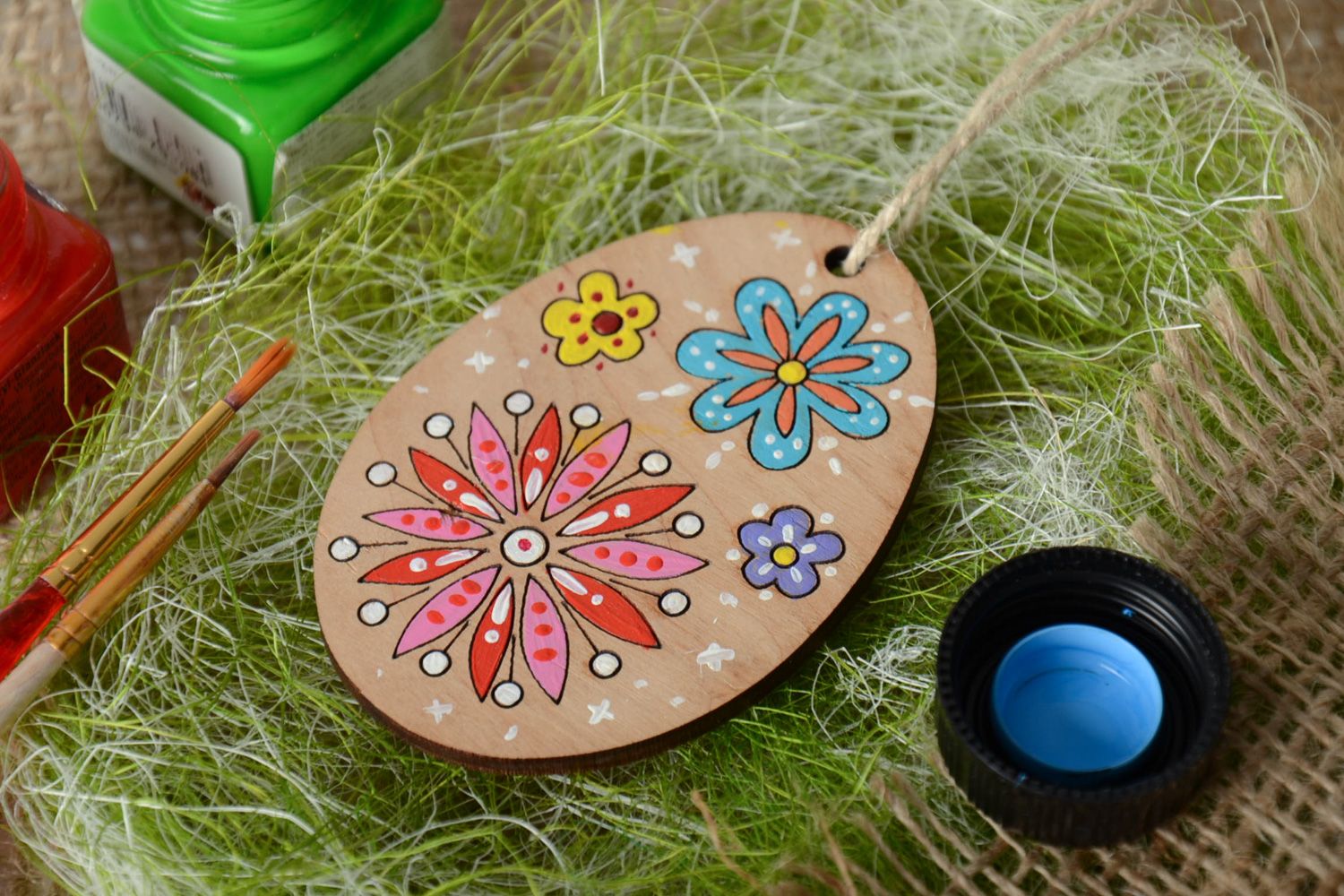 Painted plywood interior pendant magnet egg photo 1