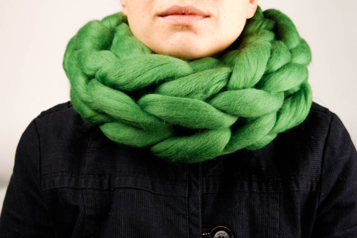 Шарф хомут ручной работы шарф снуд зеленый вязаный шарф стильный авторский фото 2