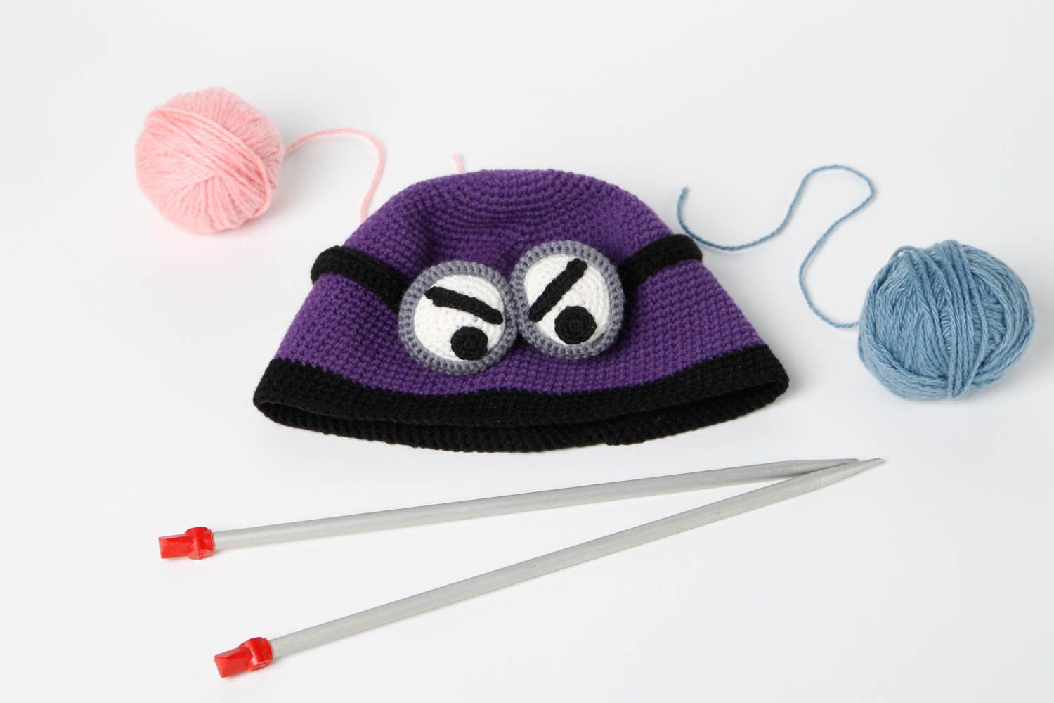 Handmade originelle gestrickte Mütze Accessoire für Frauen Winter Mütze violett foto 1