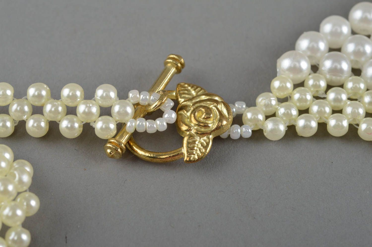 Collier en perles blanches d'imitation multirang fait main original beau photo 3