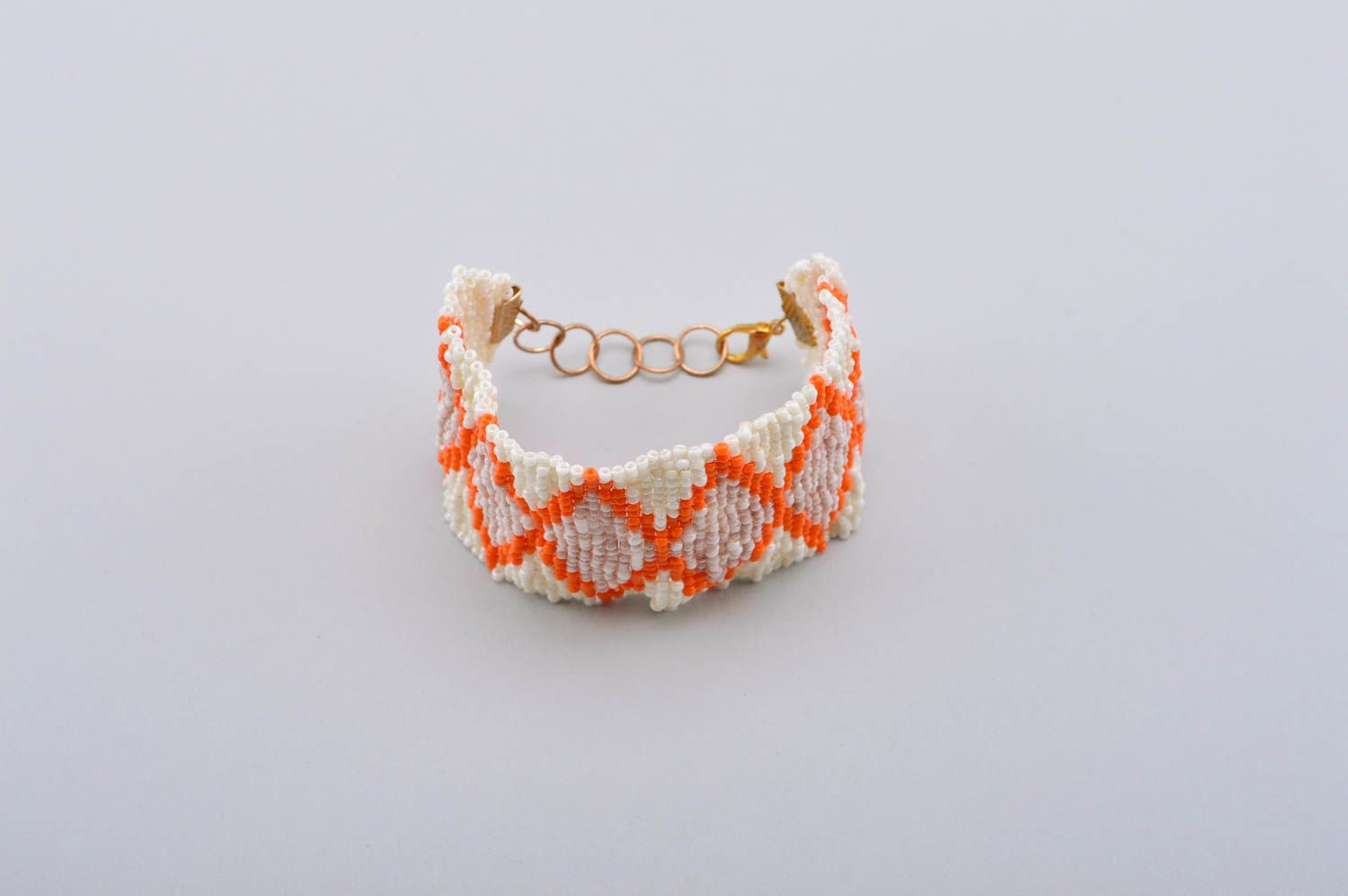 Bracelet perles de rocaille Bijou fait main large blanc à motif Cadeau femme photo 5