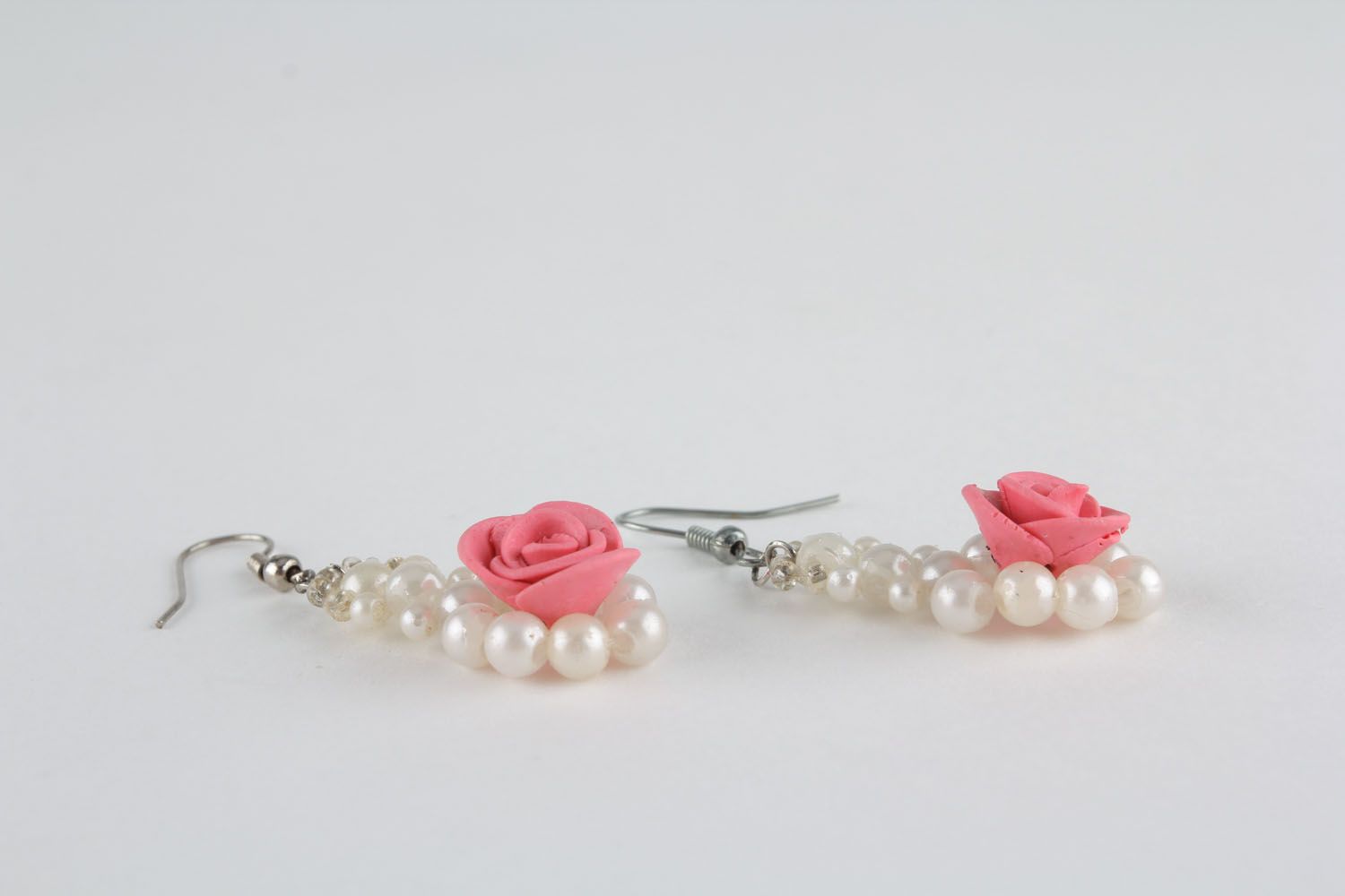 Boucles d'oreilles fleurs en pâte polymère et perles fantaisies photo 2