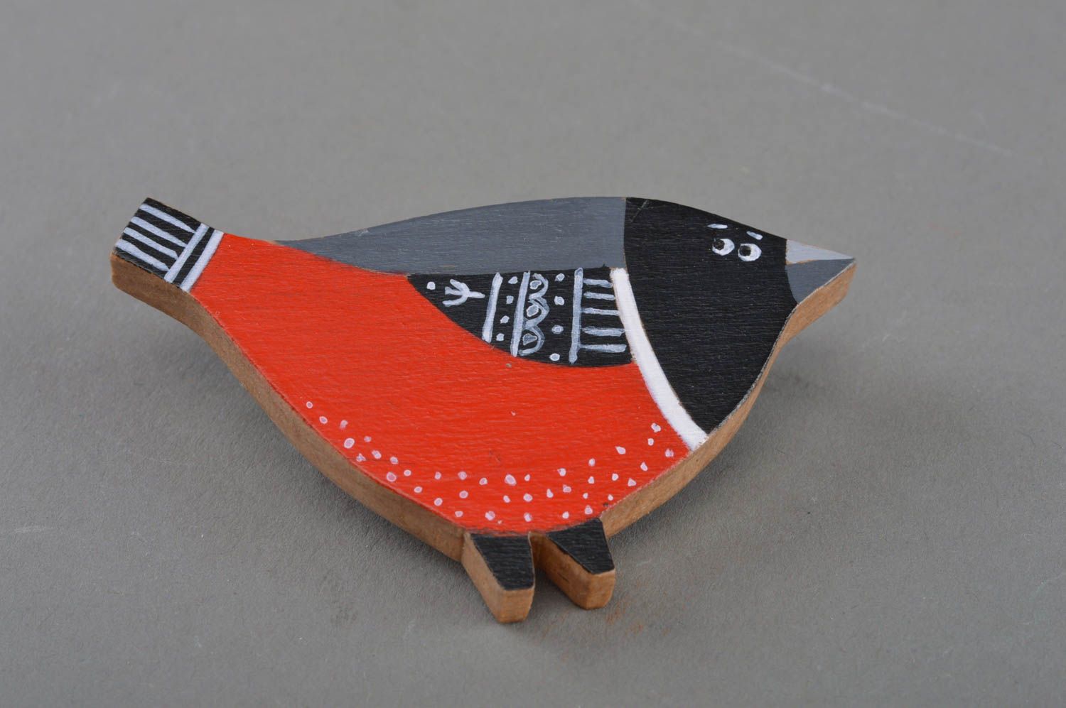 Künstlerische Holz Brosche in Form vom Vogel mit Bemalung handgefertigt schön foto 2