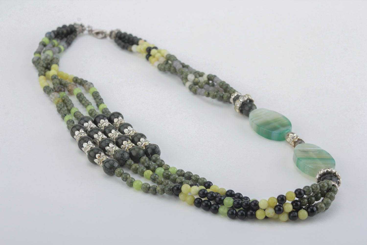 Women's necklace with natural stones photo 3