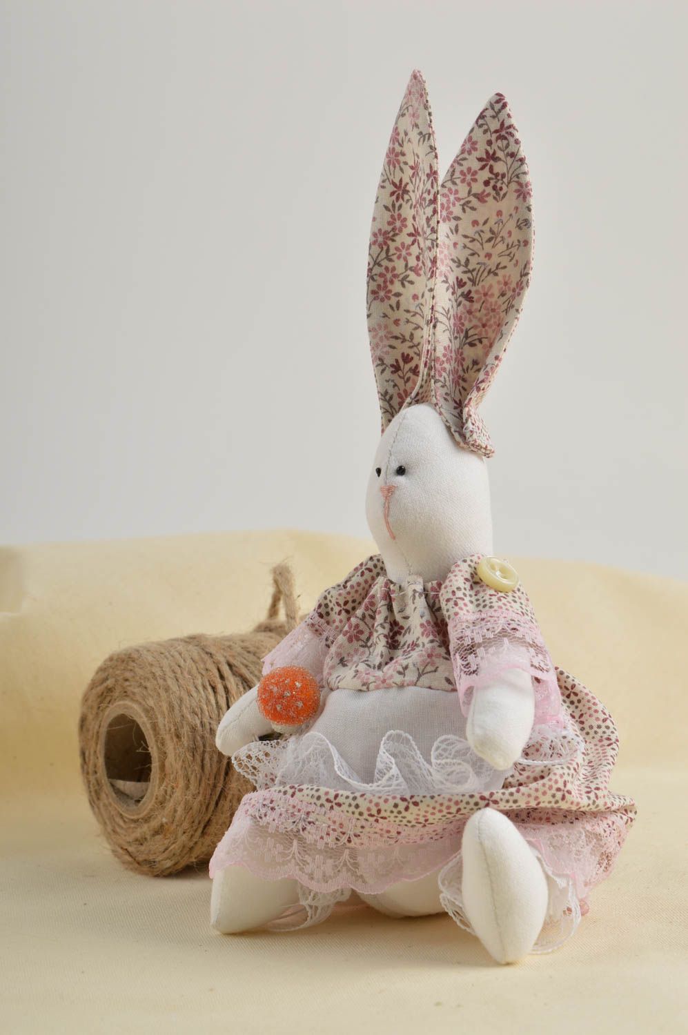 Juguete artesanal muñeco de peluche regalo original de algodón Conejito foto 1