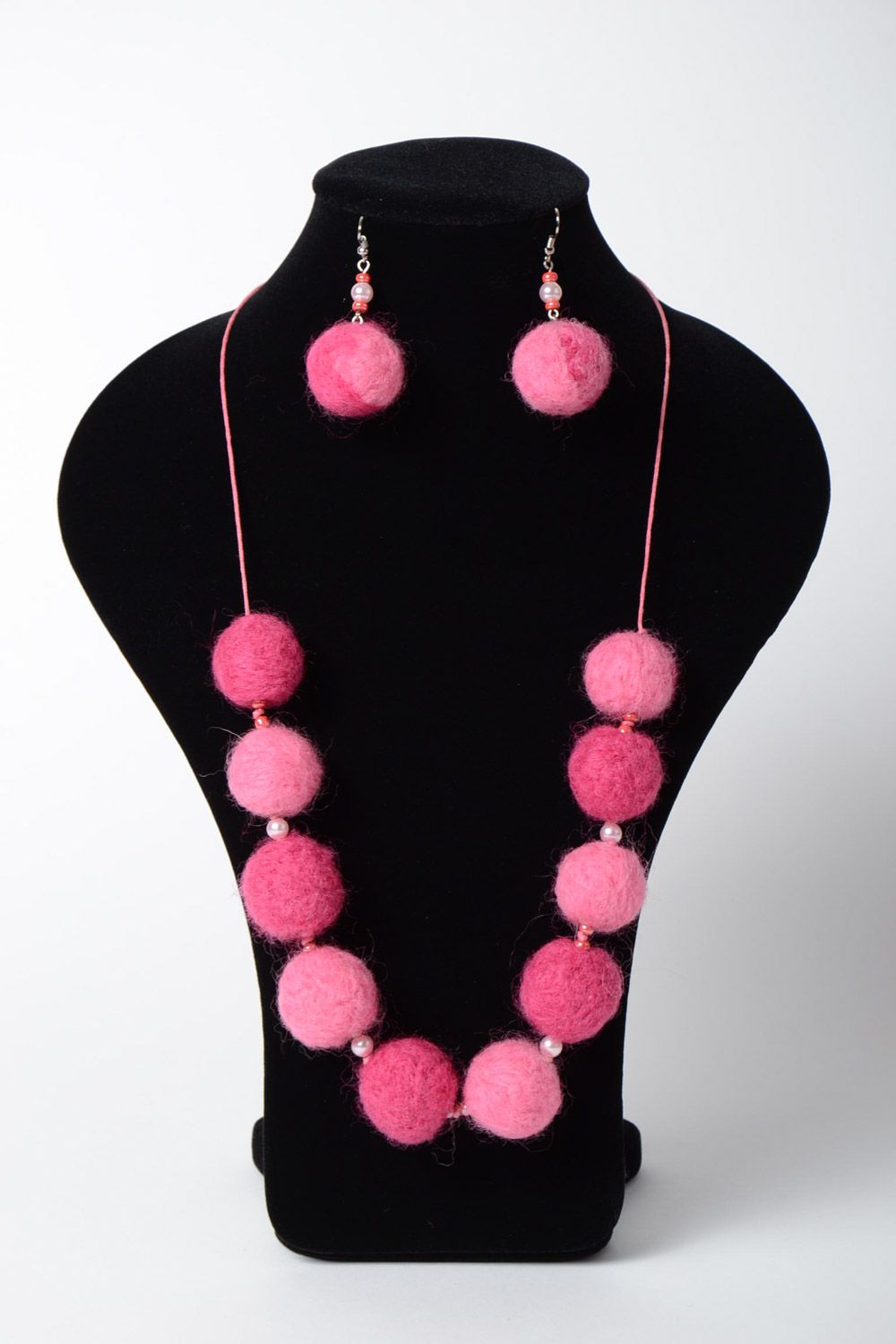 Handmade felted wool jewelry set 2 items pink ball necklace and earrings photo 5