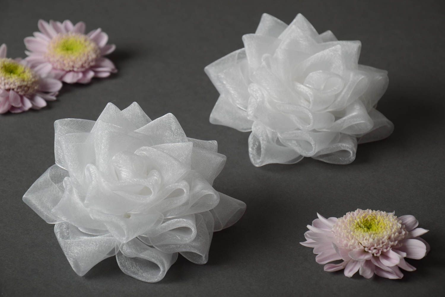 Set of 2 homemade white decorative hair bands with organza ribbon flowers  photo 1