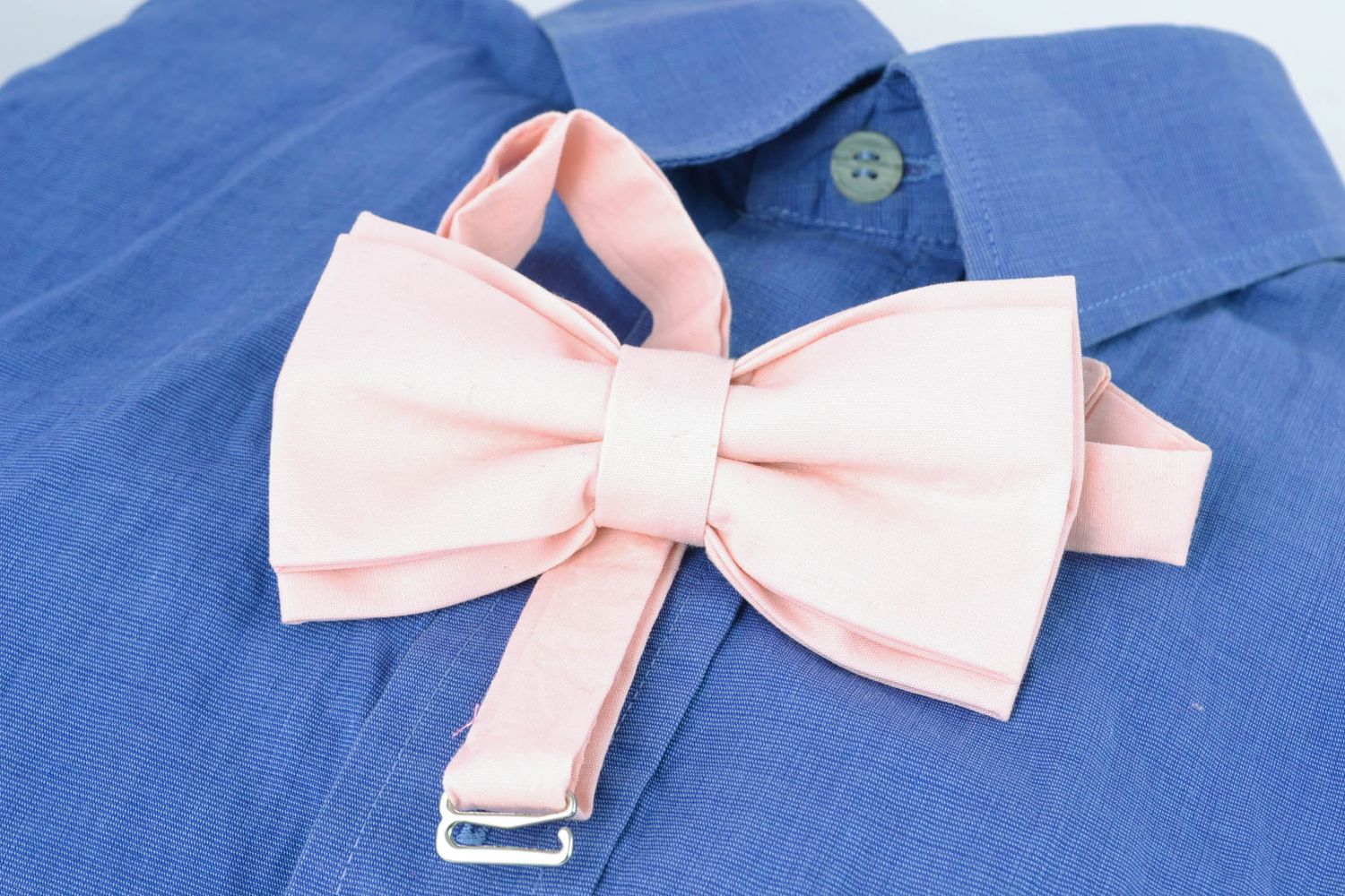 Light pink cotton bow tie photo 1