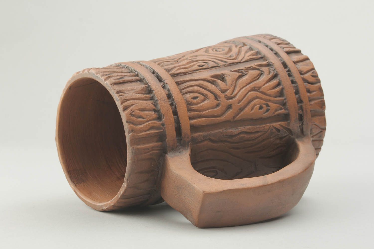 Handgemachter Bierkrug aus Keramik foto 4