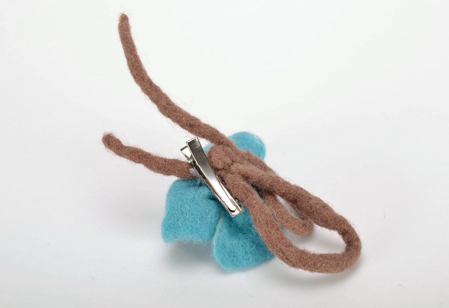 Pin with metal clasp from wool photo 4
