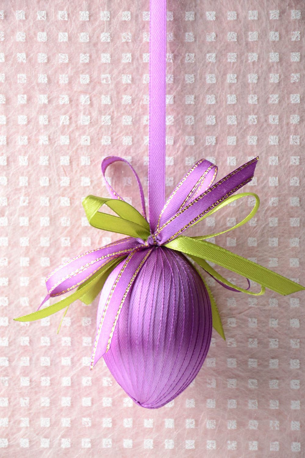 Suspension décorative Oeuf de Pâques fait main violet Décoration de Pâques photo 1