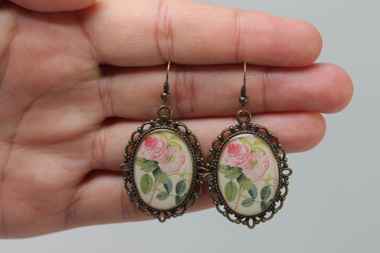 Beautiful vintage handmade glass glaze oval earrings with roses photo 5