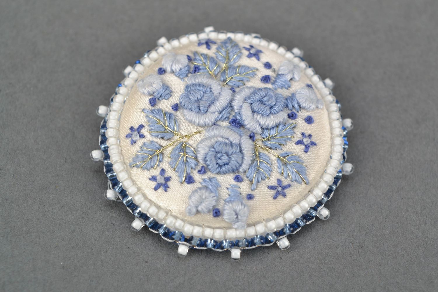 Round satin stitch embroidered brooch photo 4