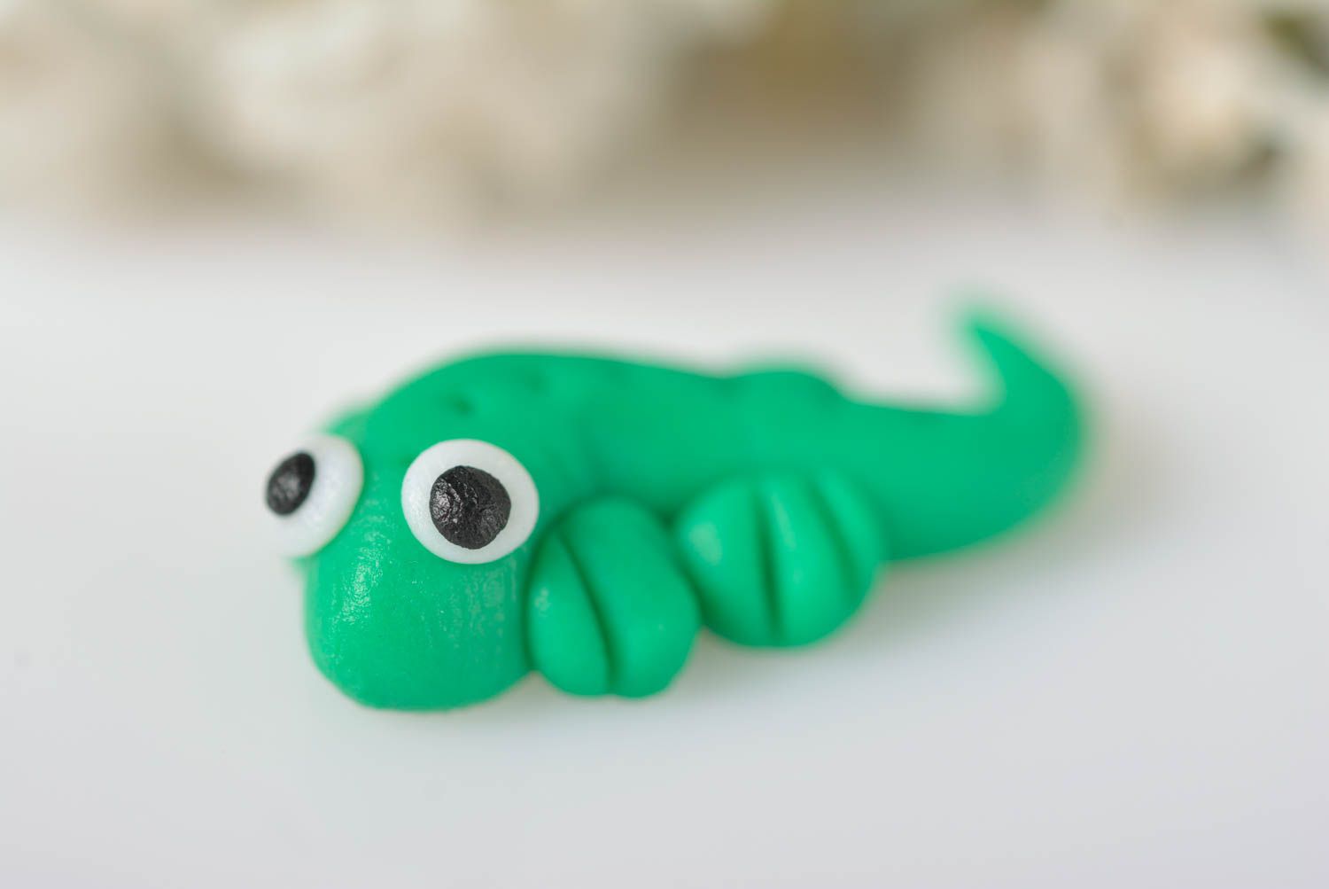 Игрушка из полимерной глины фигурка ручной работы фигурка животного ящерица фото 2