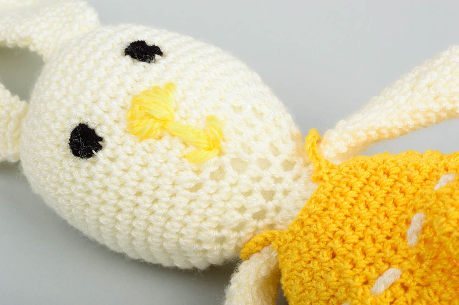 Jouet lapin Peluche faite main tricotée au crochet Cadeau enfant et décor photo 5