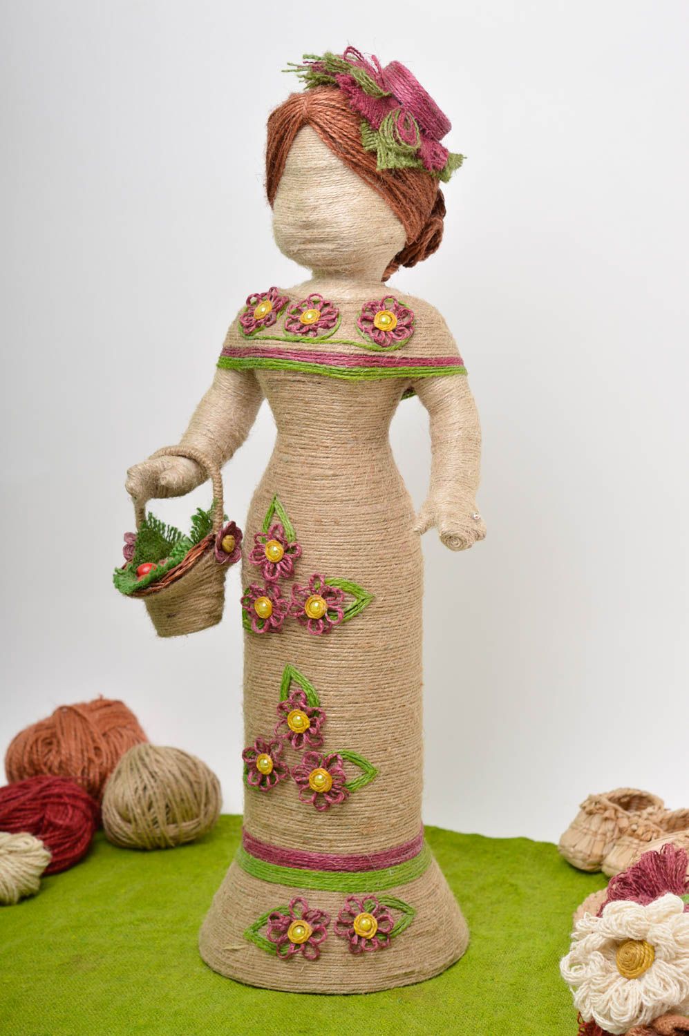 Кукла ручной работы декор для дома кукла из шпагата статуэтка фигурка Цветочница фото 1