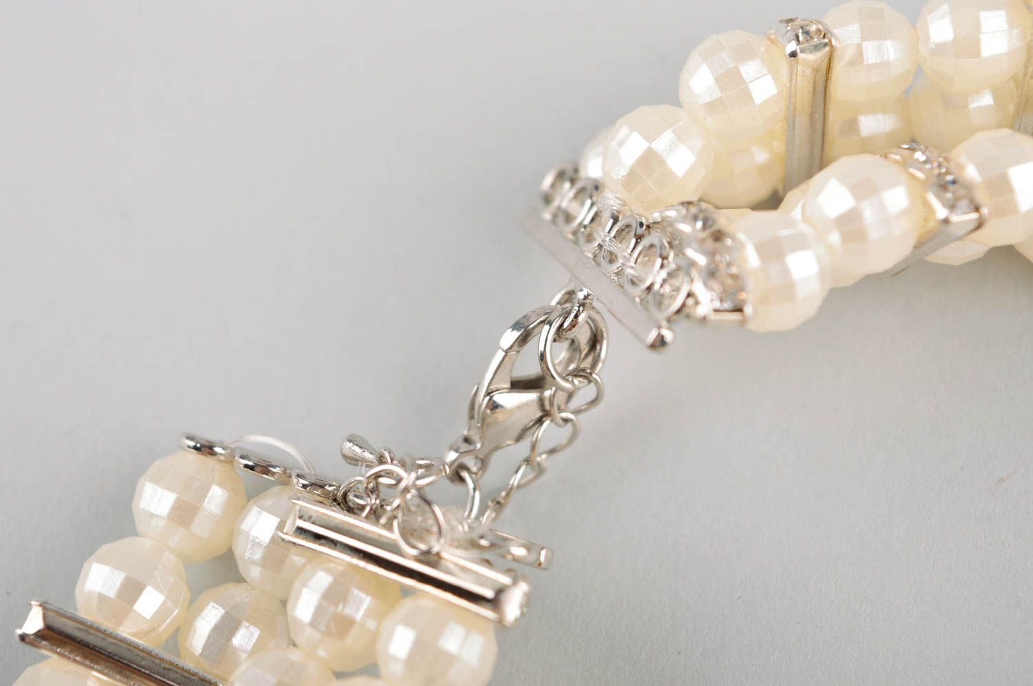 Collier blanc Bijou fait main en perles à facettes et strass Cadeau femme photo 3