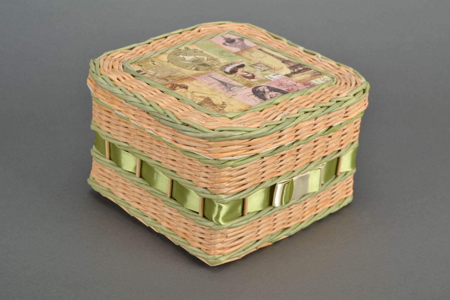 Newspaper woven box with lid photo 1