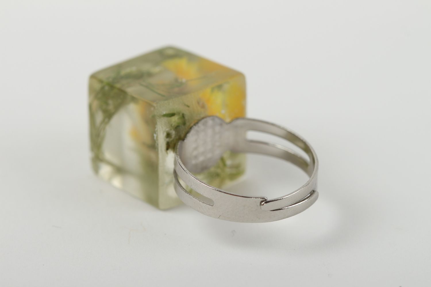 Handmade Ring mit Blume Epoxidharz Schmuck Accessoire für Frauen quadratisch  foto 4