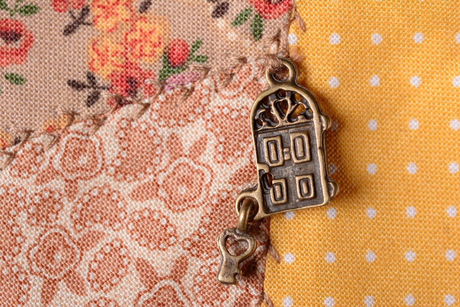 Handmade Stoff Schlüsselanhänger Kater aus Baumwolle schön künstlerisch  foto 4