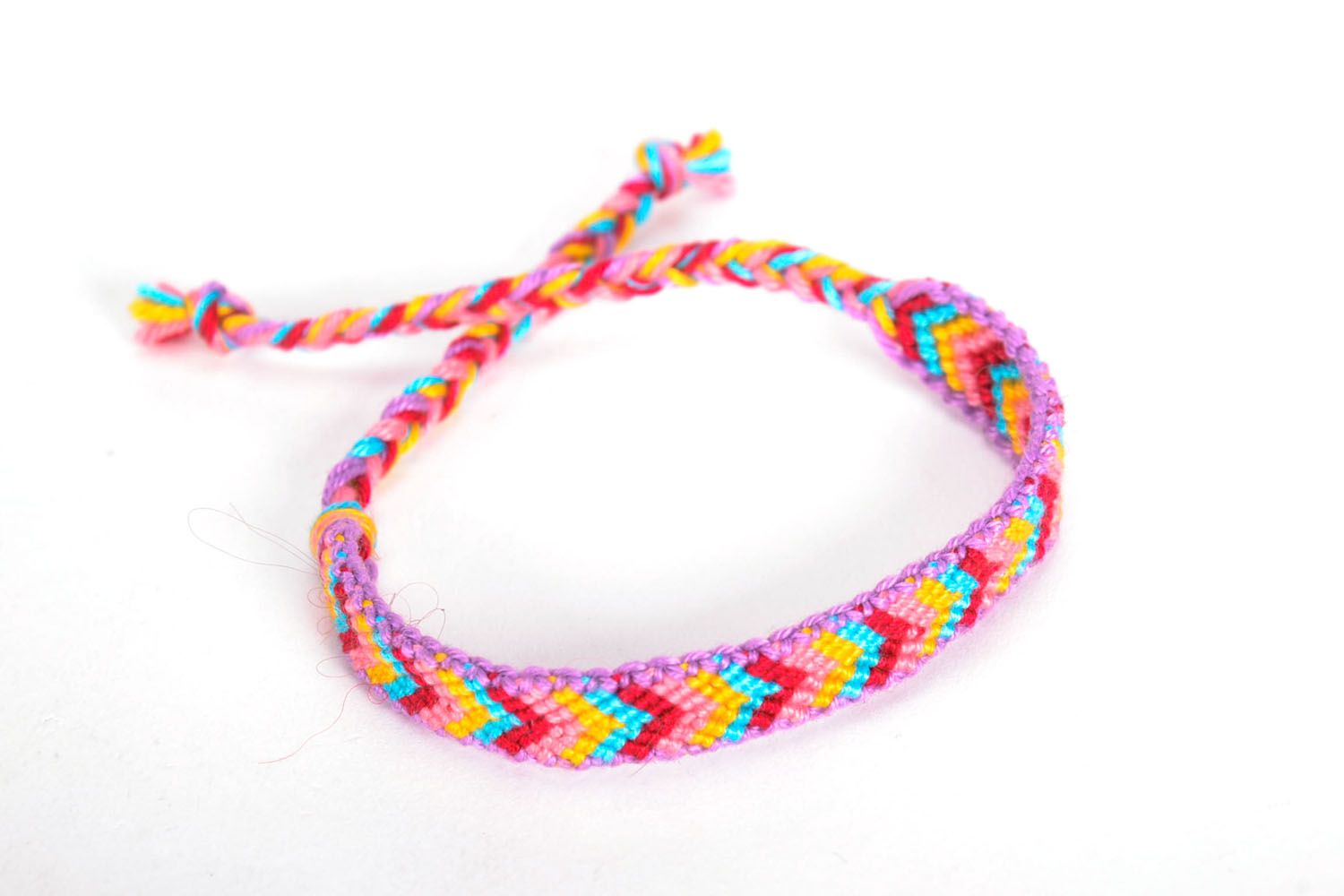 Bracelet tressé en fils multicolores fait main photo 3