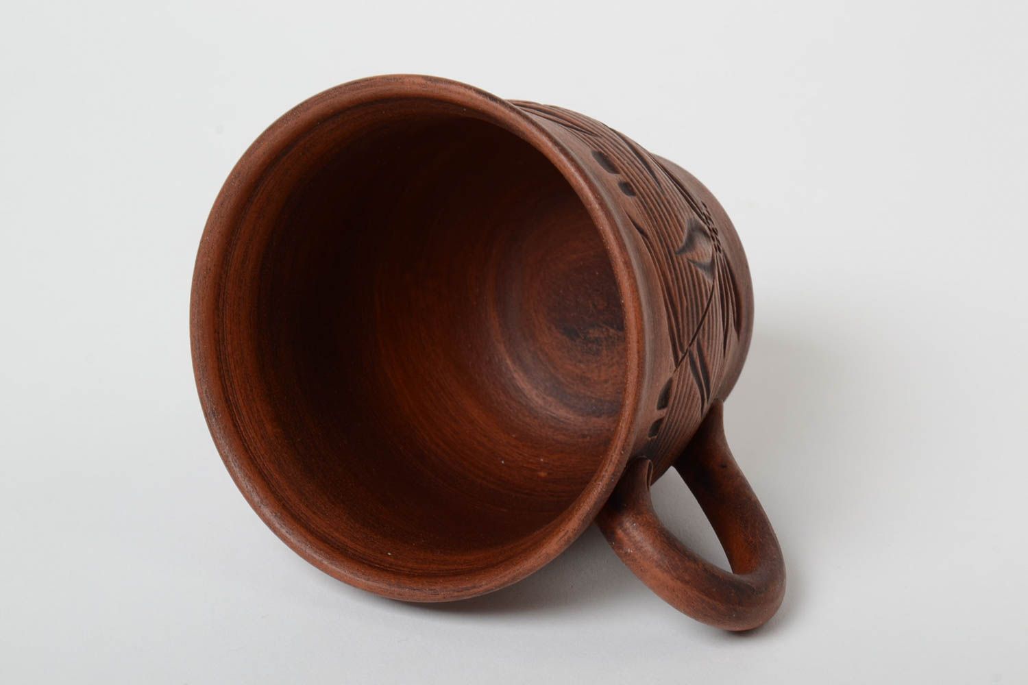 Керамическая чашка коричневая с узорами красивая объемом 400 мл ручная работа фото 4