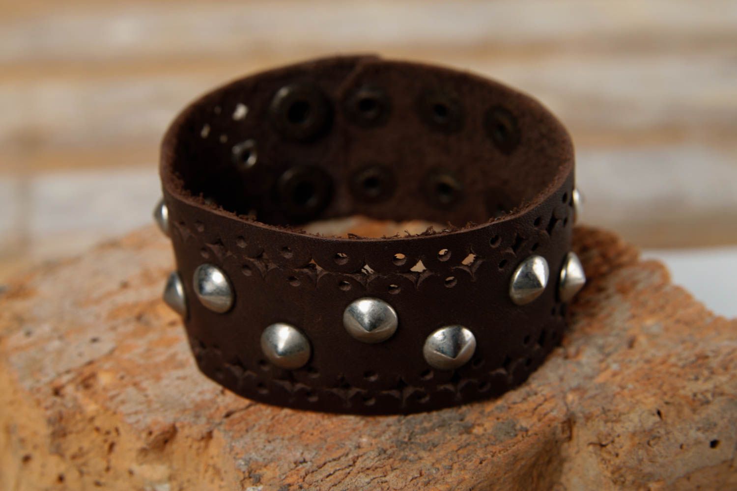Bracelet fait main en cuir Bracelet original brun large Accessoire en cuir photo 1