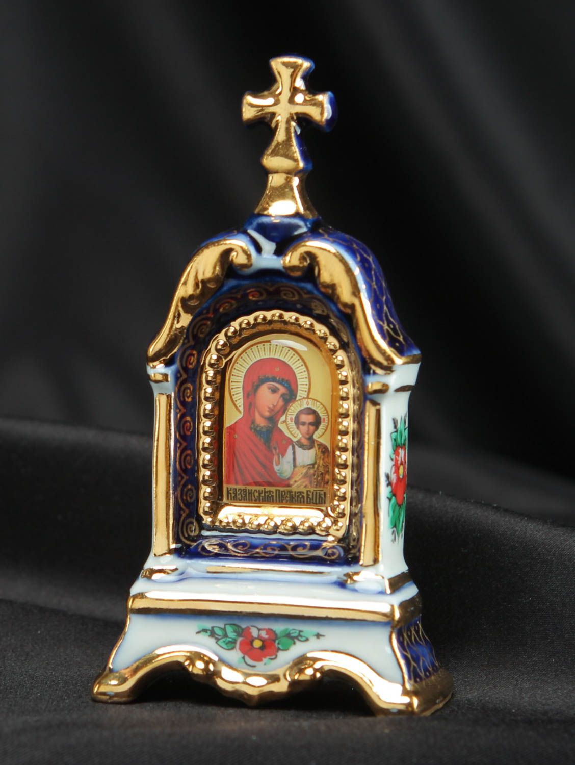 Фарфоровый киот с гжельской росписью Казанская Божья Матерь фото 4