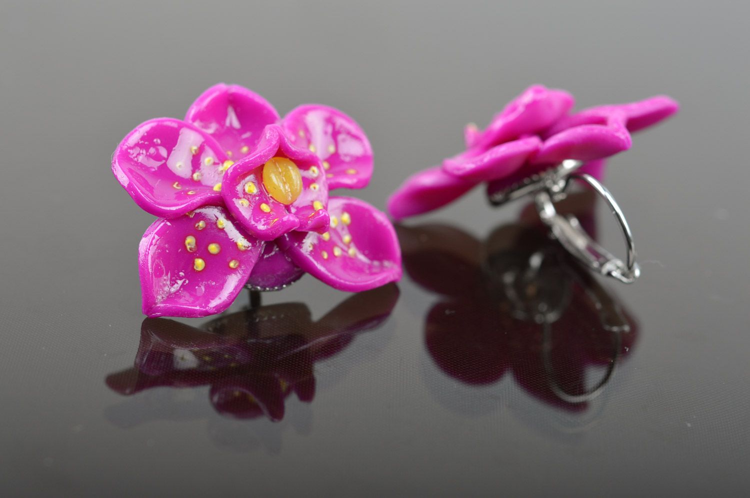 Серьги из полимерной глины малиновые орхидеи ручной работы женские яркие красивые фото 2