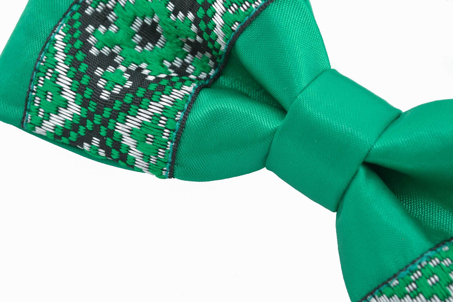 Embroidered green bow tie photo 2
