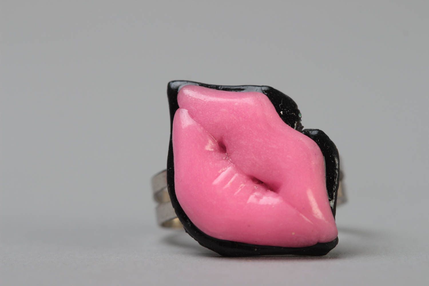 Handmade designer polymer clay jewelry ring with metal basis bright pink lips photo 2
