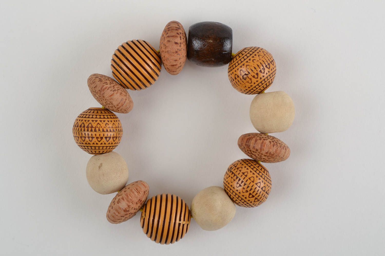 Bracelet de perles en bois fait main bijou original accessoire pour femme photo 4