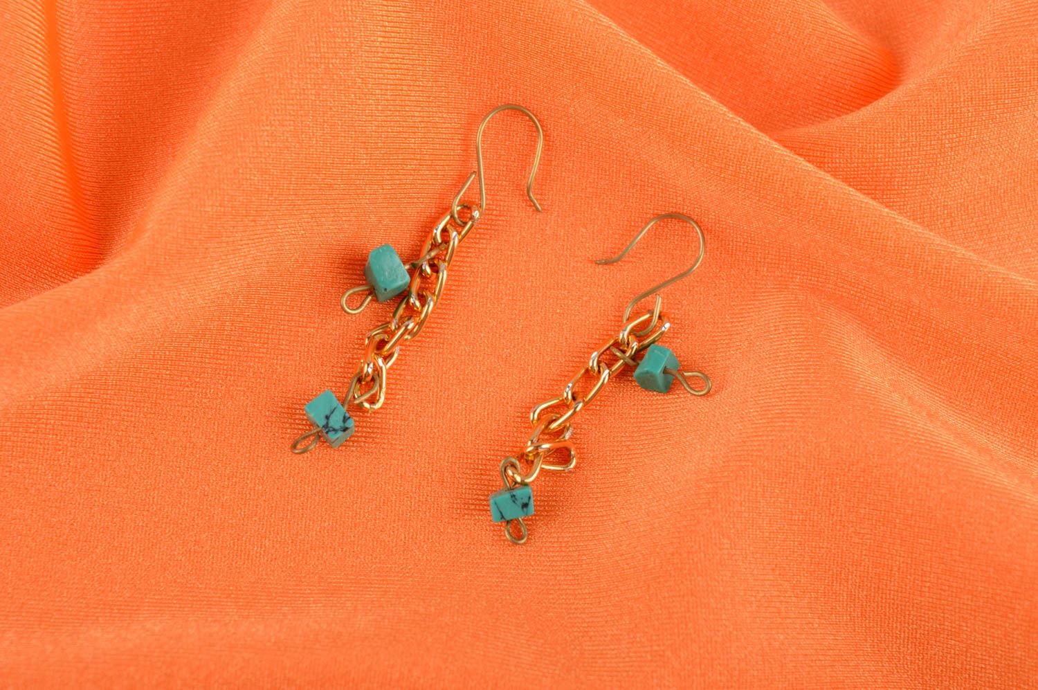 Boucles d'oreilles pendantes Bijoux fait main en métal turquoise Cadeau femme photo 1