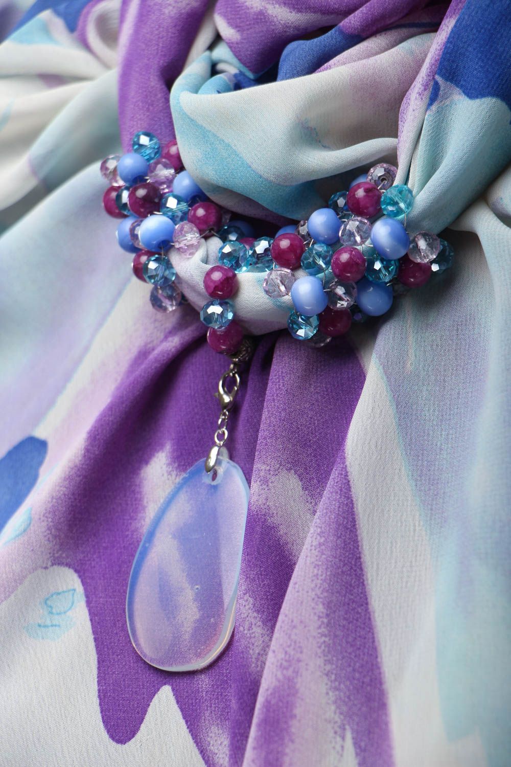 Fashionable scarf with natural stones photo 2