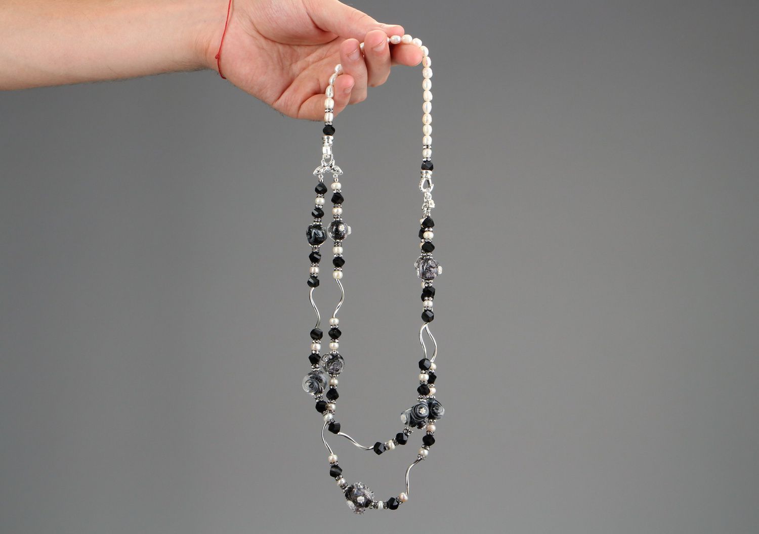 Bead necklace, choker with fresh-water pearls Black swan photo 5
