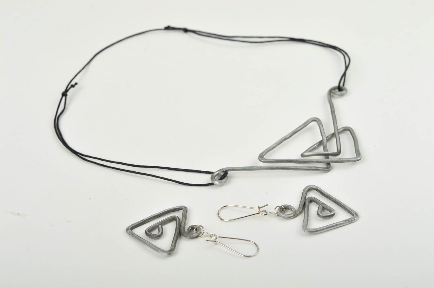 Handmade Schmuck Set aus Aluminium Damen Ohrringe Ketten Anhänger Dreiecke foto 4