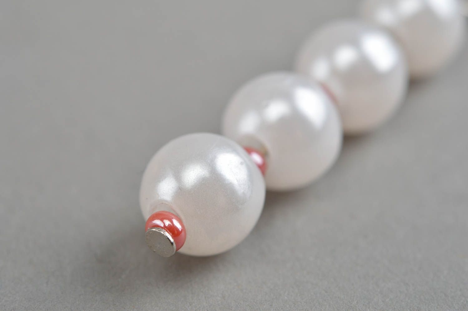 Boucles d'oreilles en perles fantaisie faites main bijou blanc pour femme photo 5