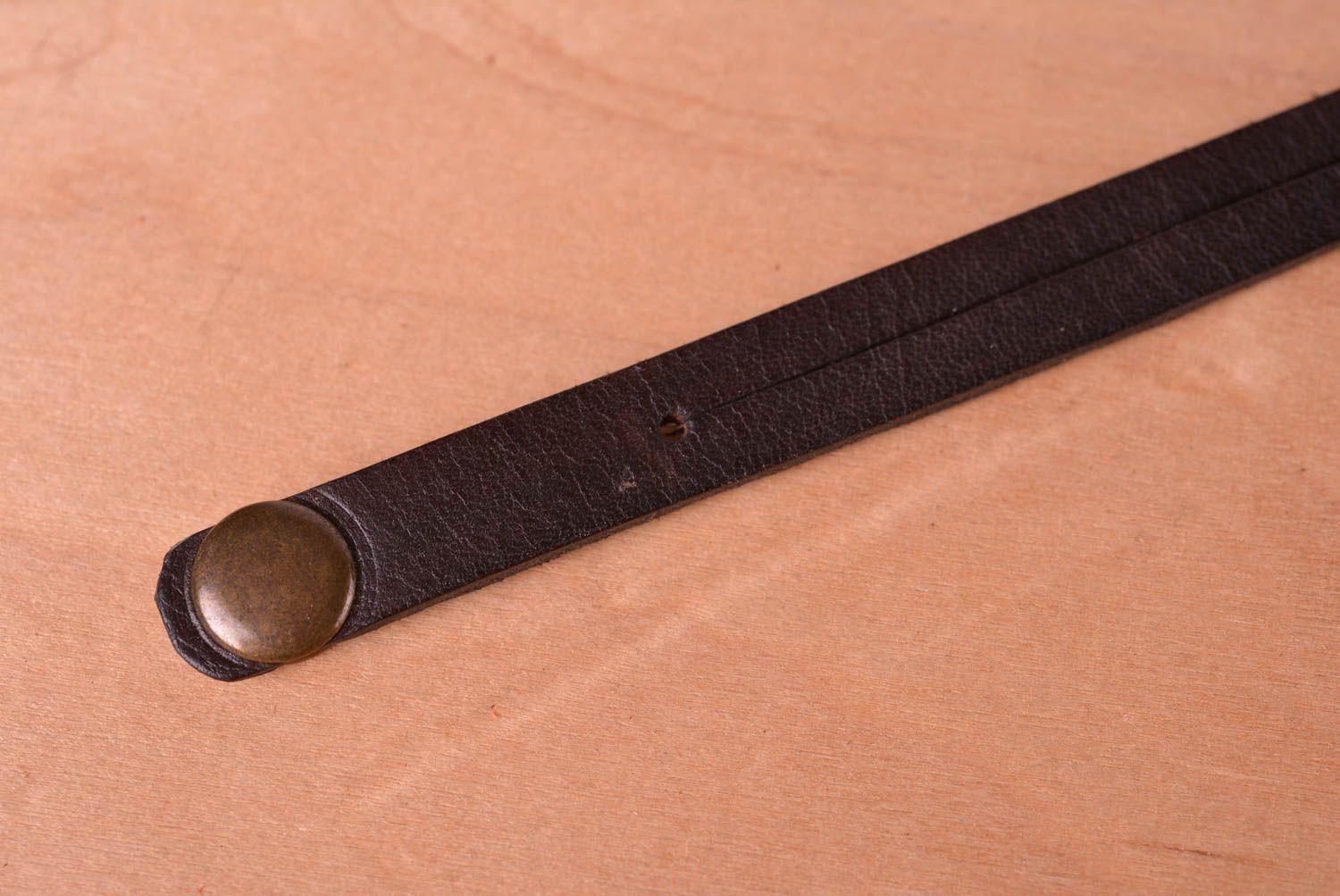 Кожаный браслет ручной работы украшение из кожи коричневый браслет на руку фото 4