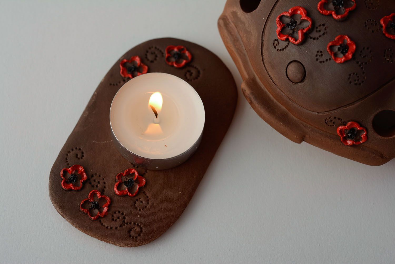Ceramic candle lamp in the shape of car photo 4